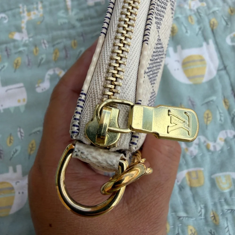 Louis Vuitton Mini Pochette Damier Azur - Picture 7 of 12